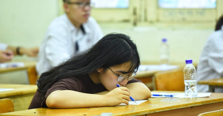 Áp lực kỳ thi có thể khiến học sinh căng thẳng, lo lắng, ảnh hưởng đến kết quả
