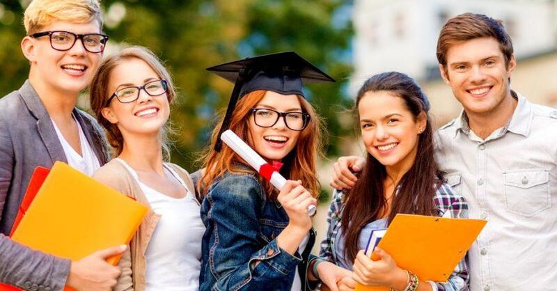 Chuẩn bị ngoại ngữ và các học bổng nếu có thể